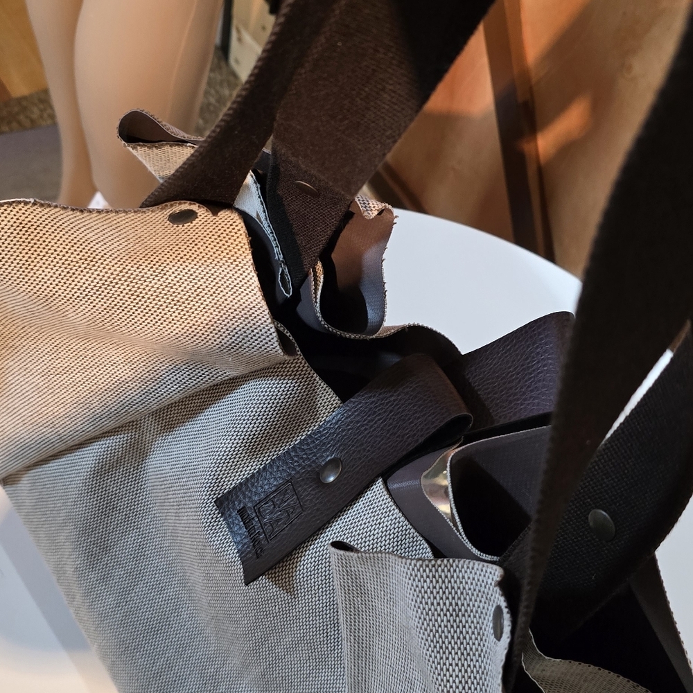 NAda PARIS Tulip Women's Gray Shoulder Bag - Picture 7 of 17